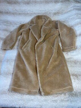 Alo Yoga Oversized Sherpa Trench Jacket in Camel size XS